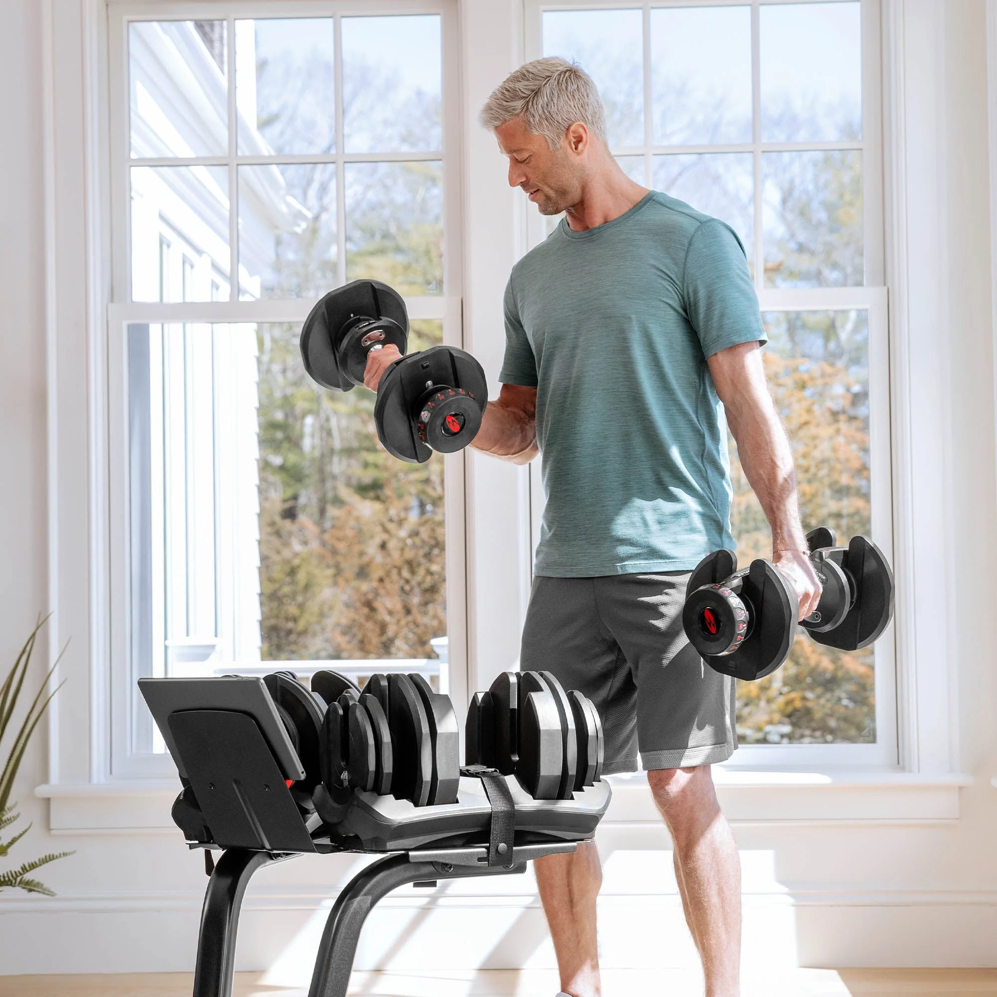 BowFlex SelectTech 1090i Adjustable Dumbbell Set - Image 6