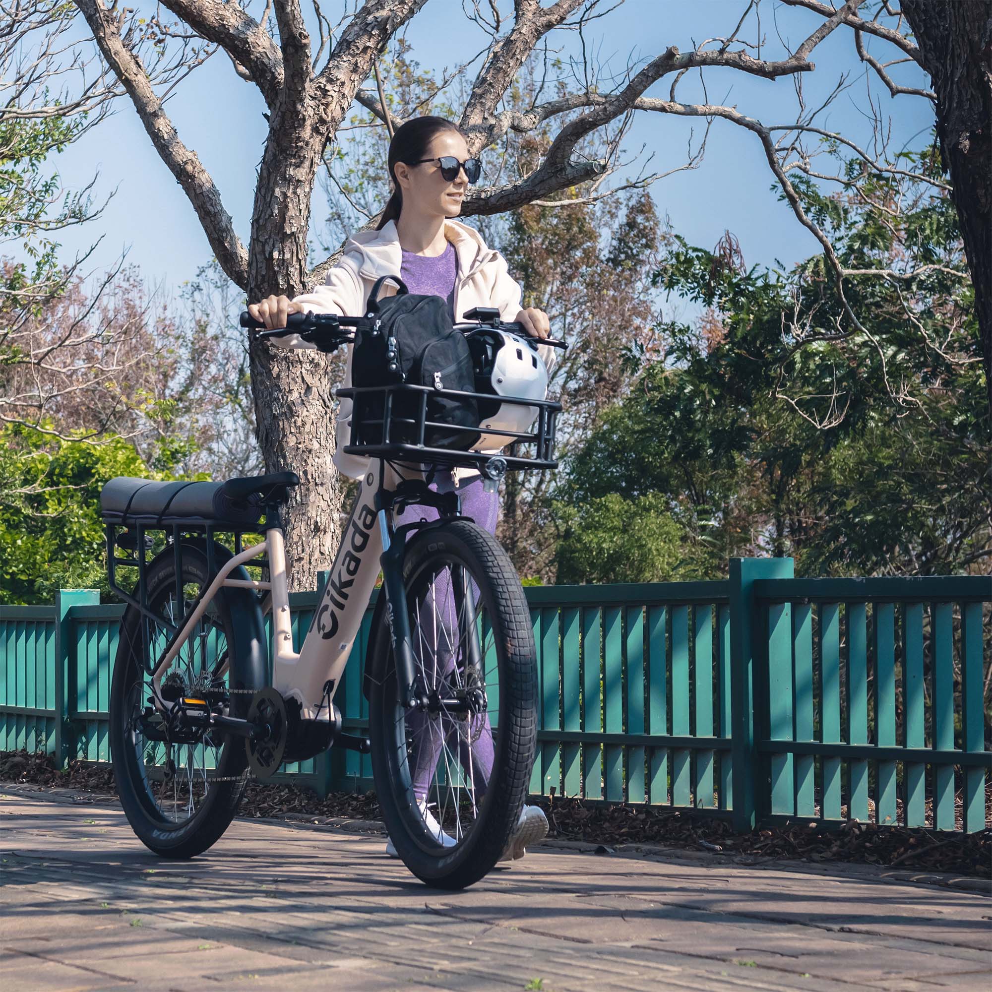 Cikada Touring Electric Hybrid Bike - Image 3