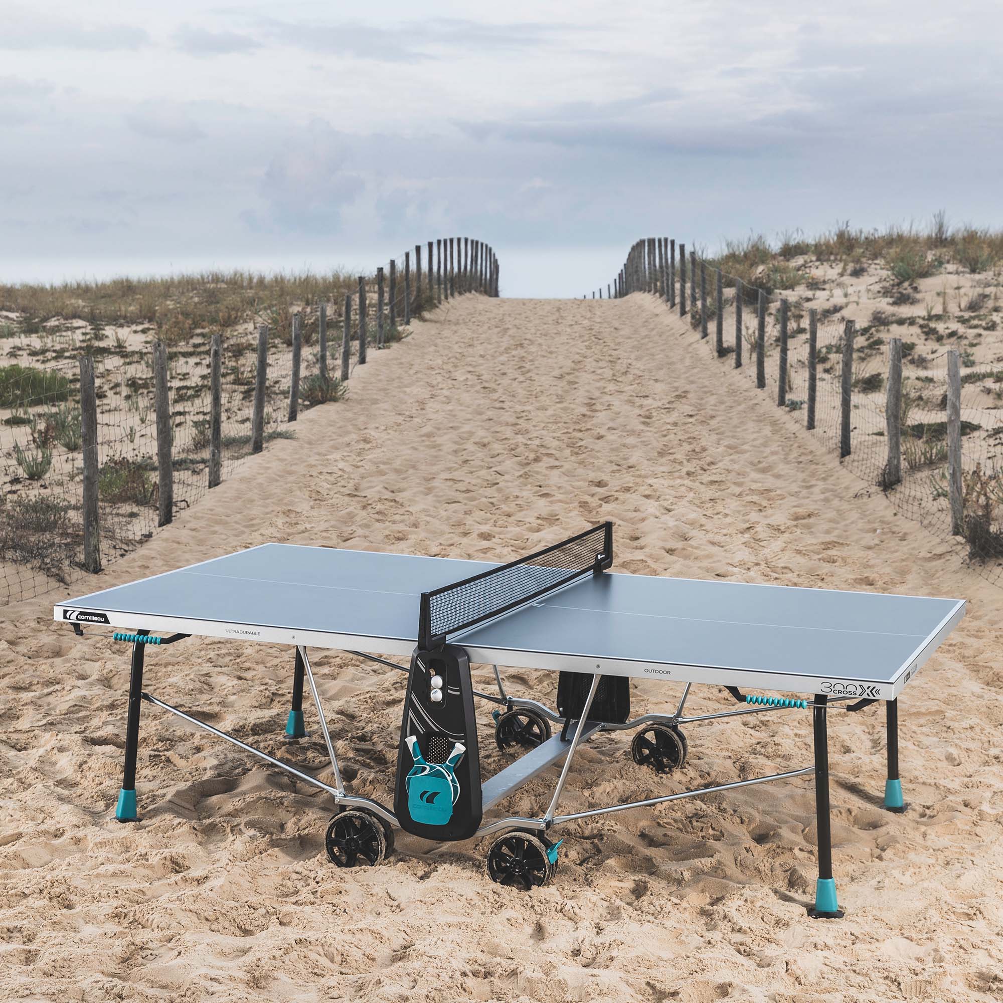 Cornilleau Sport 300X Rollaway Outdoor Table Tennis Table - Image 5