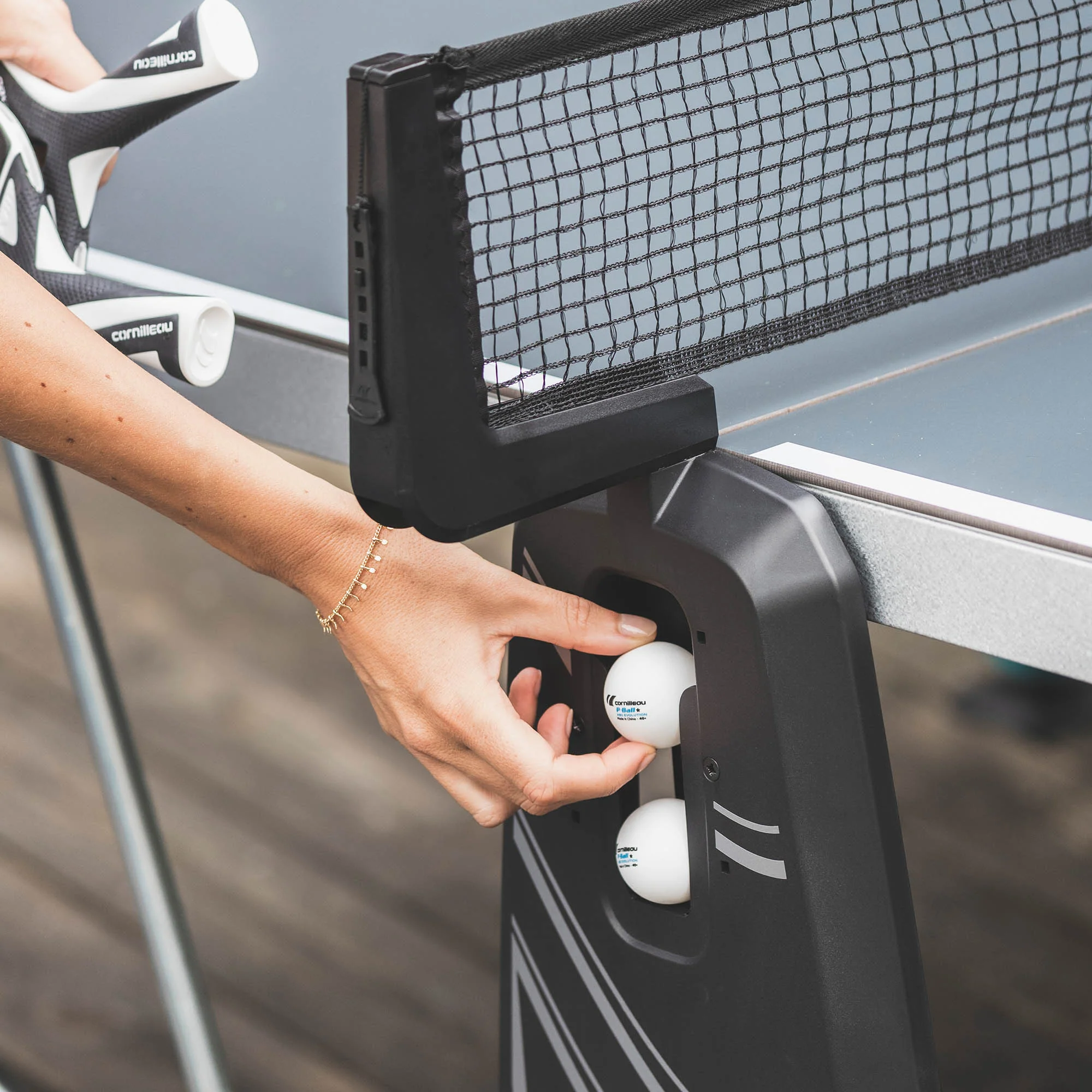 Cornilleau Sport 400X Rollaway Outdoor Table Tennis Table - Image 2