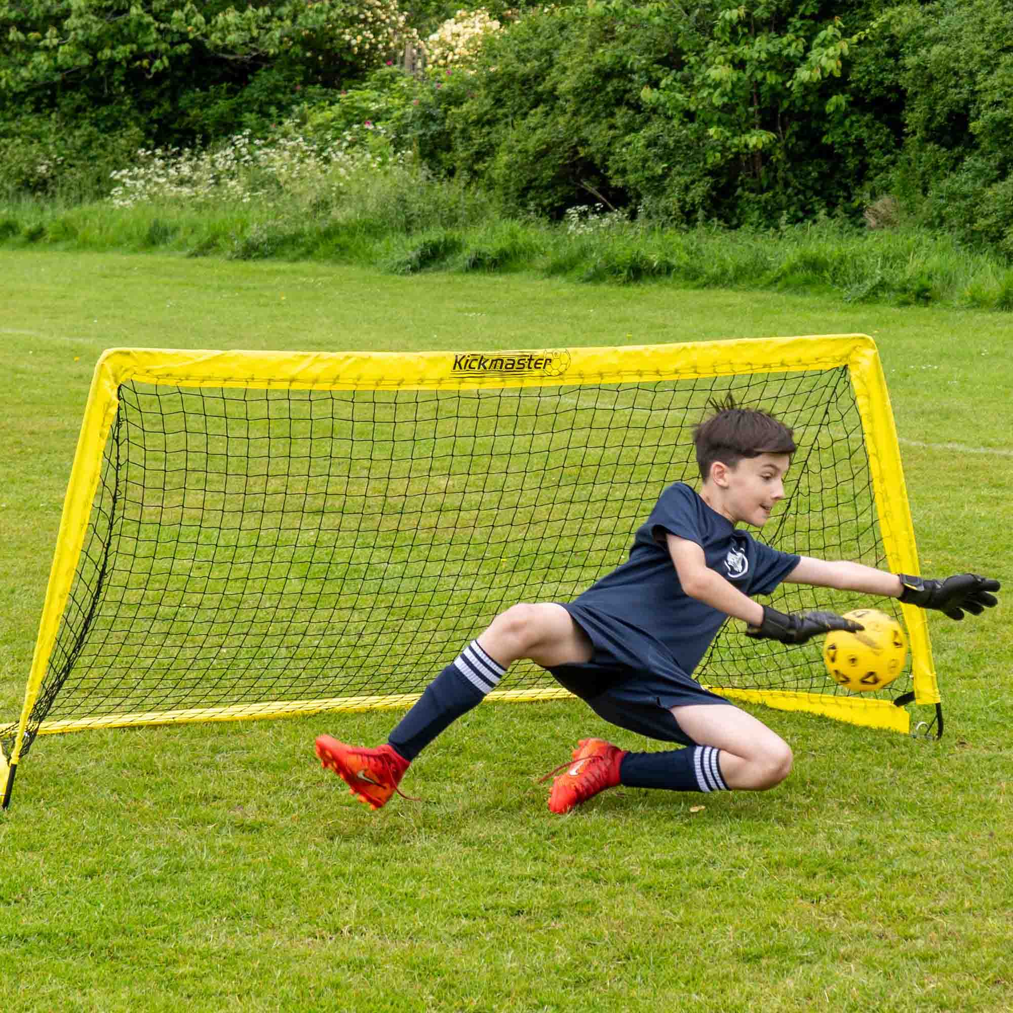 Kickmaster Fibreglass Flexi Football Goal - Image 2