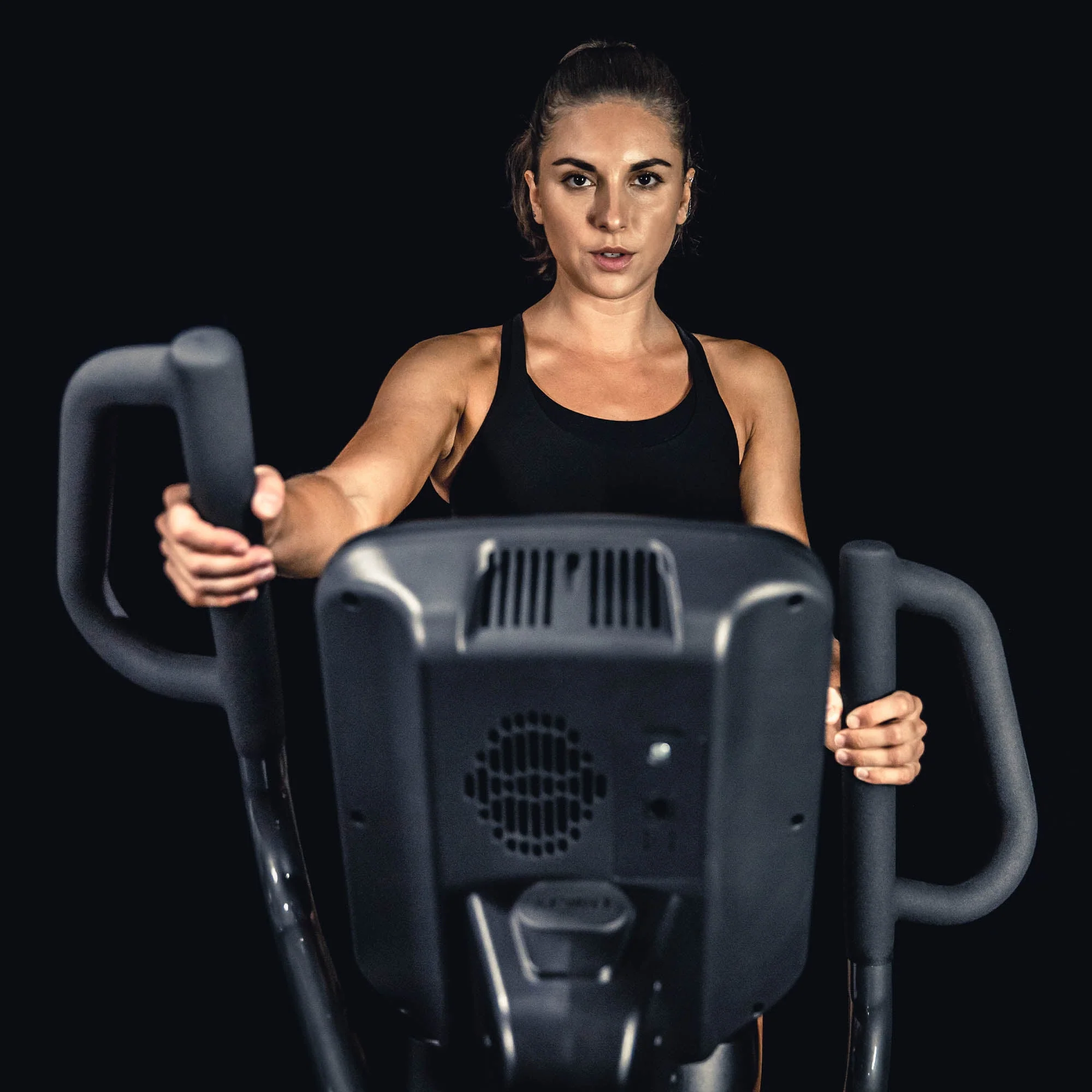 Spirit Fitness CE900ENT Commercial Elliptical Cross Trainer - Image 9