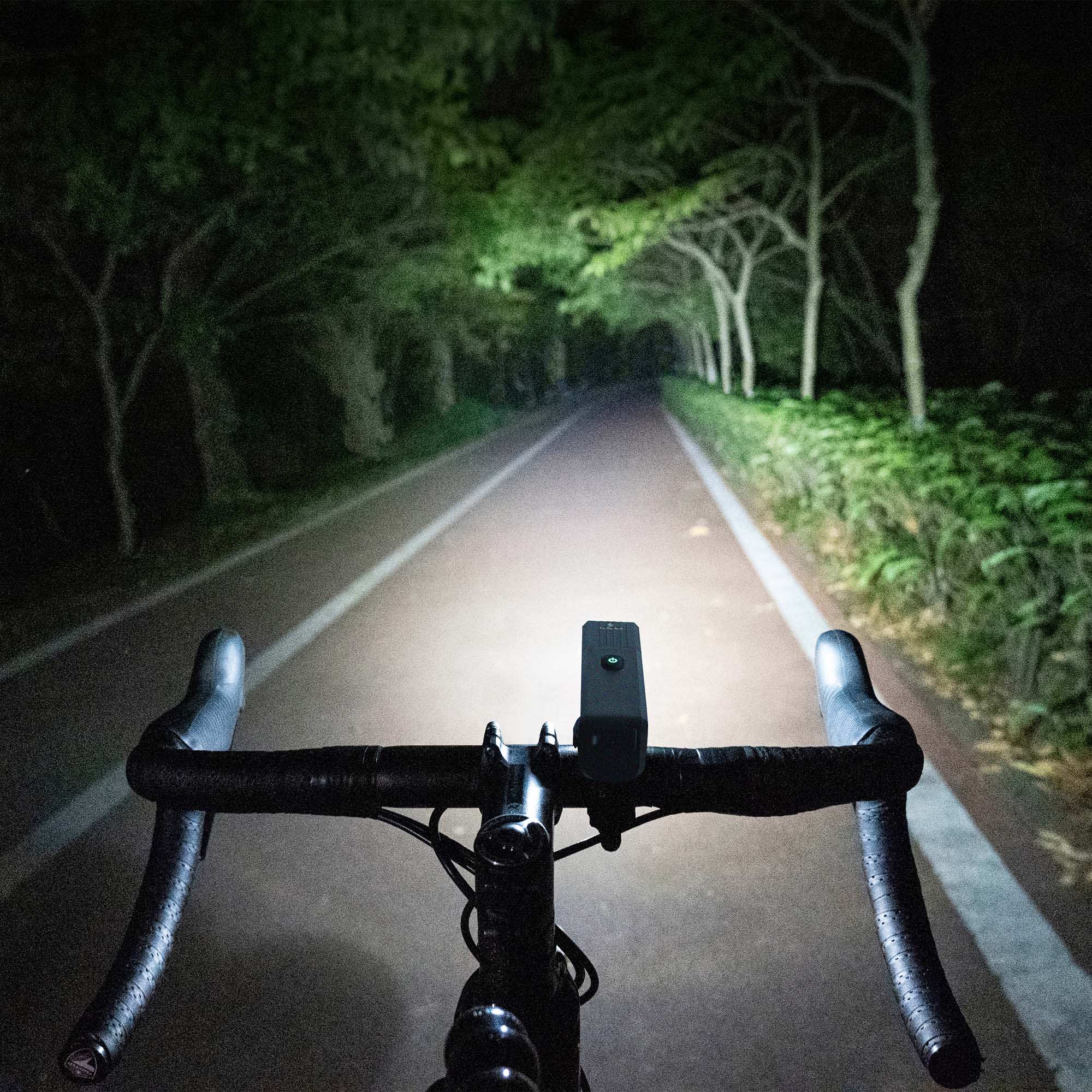 Viavito USB Rechargeable 600 Lumens Front and Rear Light Set - Image 5